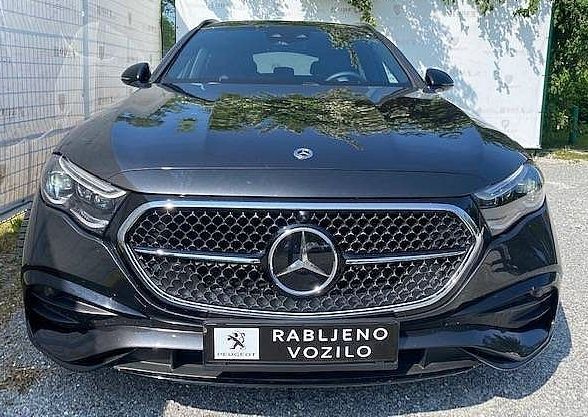 Zunanja slika - Mercedes-Benz E-Razred - E 300 de T AMG-Line-Full oprema... - 5