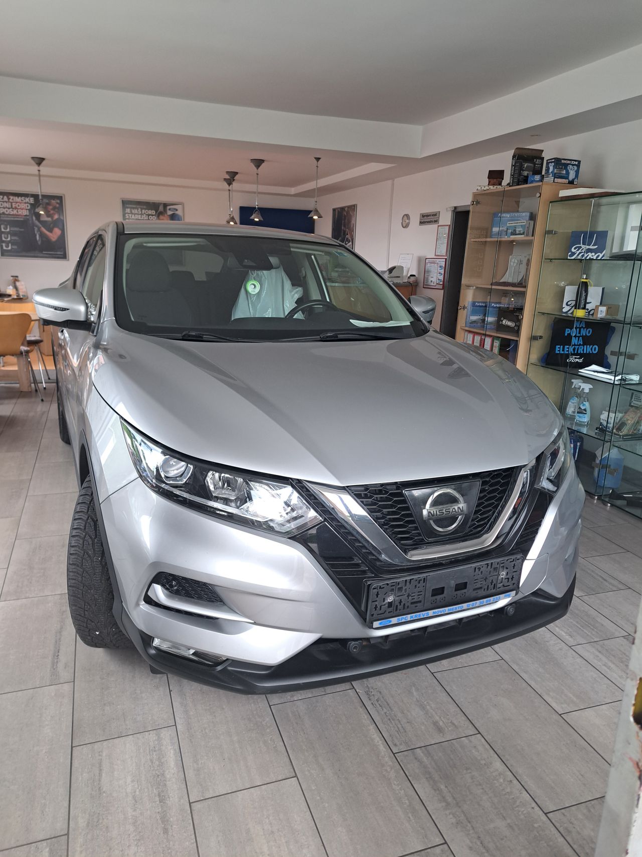 Zunanja slika - Nissan Qashqai - 4WD 1,6 dCi Tekna - 1