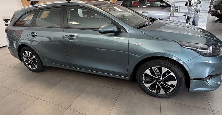 Zunanja slika - KIA Ceed - SW 1.5 T-GDi LX Champion M T - 2