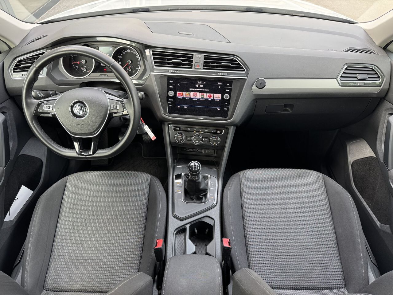 Zunanja slika - VW Tiguan - 2.0 TDI BMT ComfortlineED 115KM OPR. VELIKI SERVIS - 13