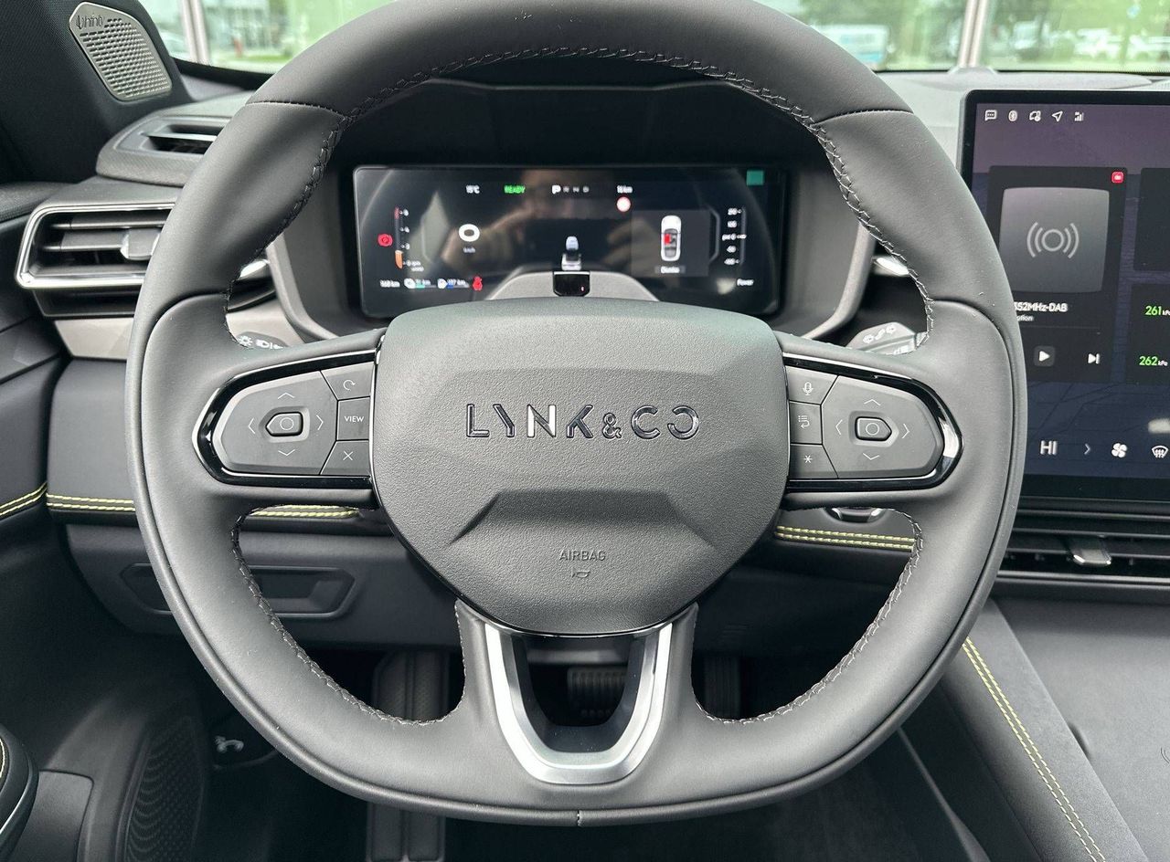 Zunanja slika - Lynk & Co 01 - More 2025 Priključni hibrid - 14