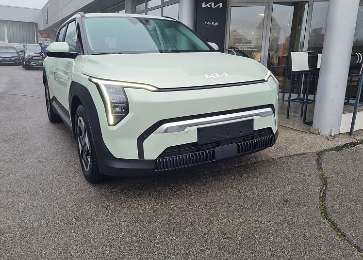 Zunanja slika - KIA EV3 - 58.3 kWh baterija. 150 kW  204 KM  Star - 2