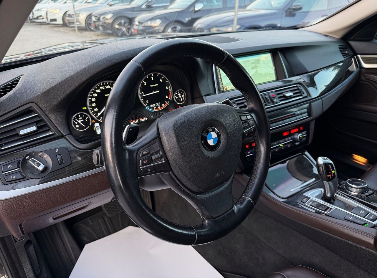 Zunanja slika - BMW Serija 5 - Touring: 520d xDrive AUT. LuxuryLiNE LED XENON USNJE ALU - 16