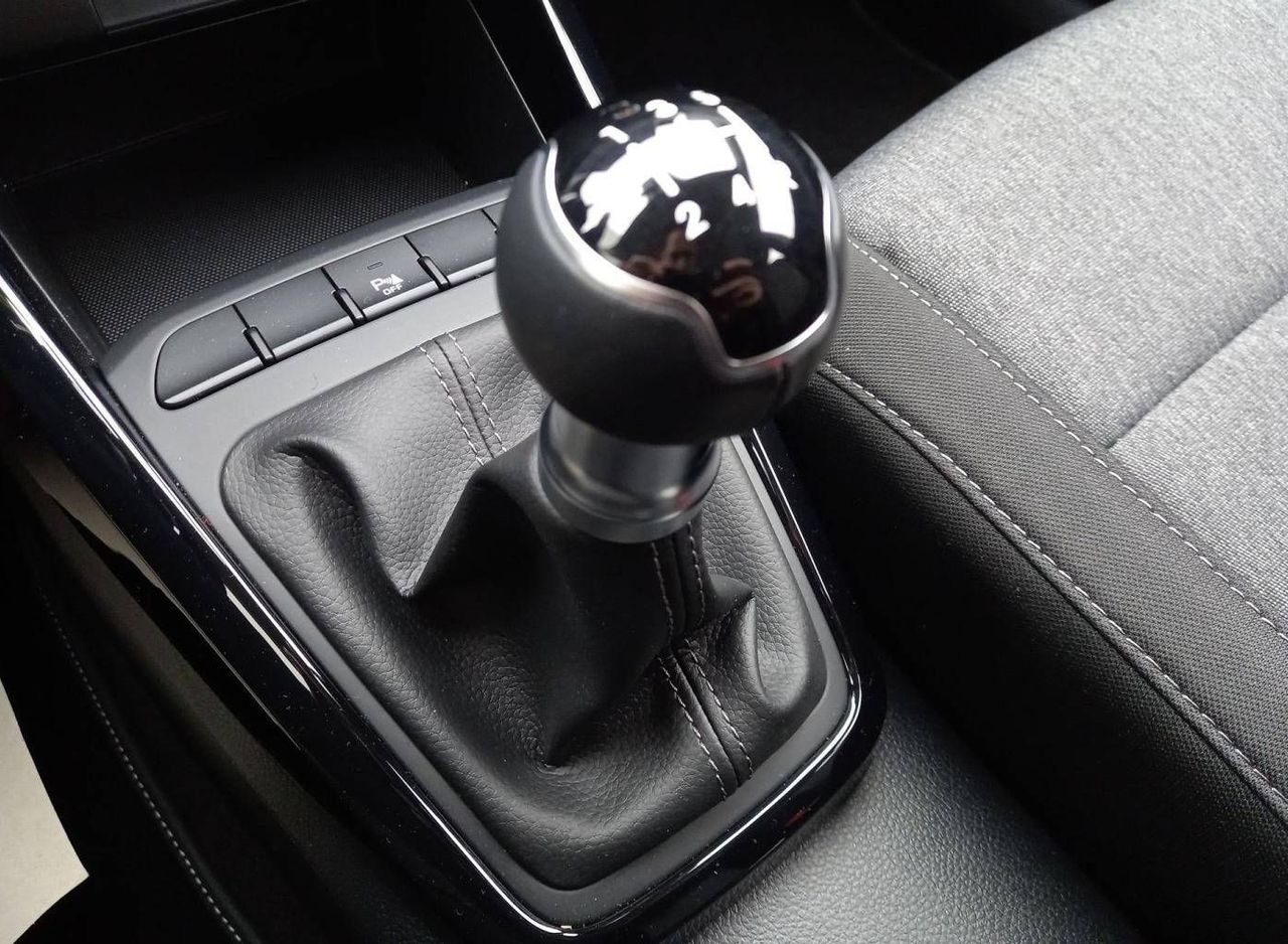 Zunanja slika - KIA Stonic - 1.2 DPI LX Urban + MT5 - 19