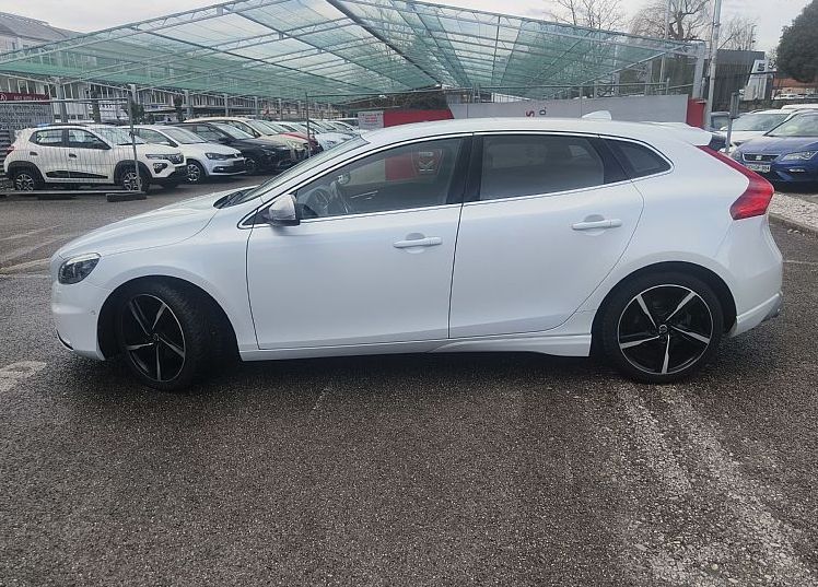 Zunanja slika - Volvo V40 - R-DESIGN 2.0 TD - 3