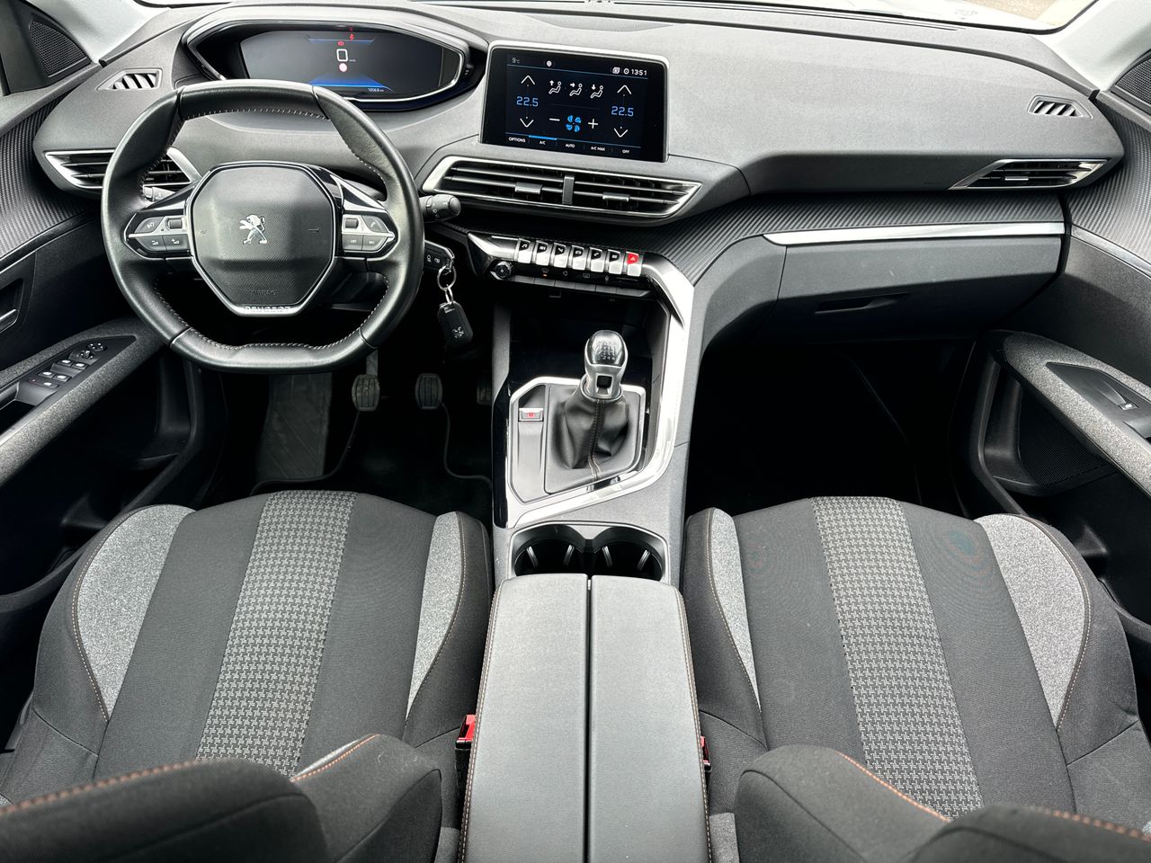 Notranja slika - Peugeot 5008 - Peugeot - 7