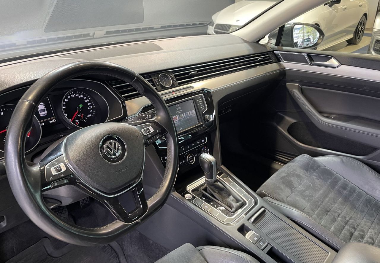 Zunanja slika - VW Passat - Variant 2.0TDI-HIGHLINE-NAVIGACIJA-RADAR-KAMERA-ALCANTARA - 8