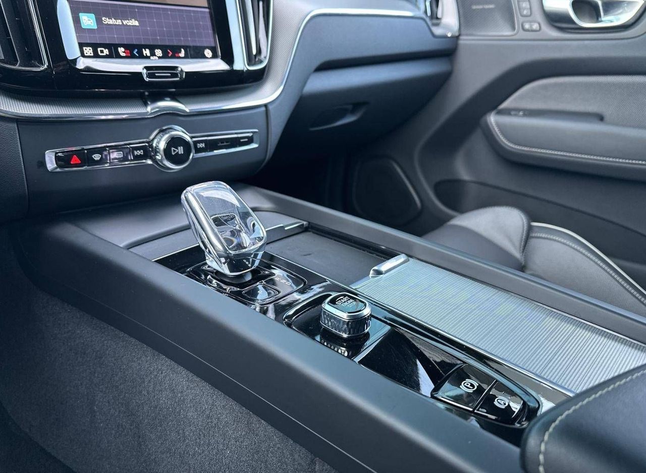 Zunanja slika - Volvo XC60 - B4  D  Plus Dark AT H K Kljuka - 18