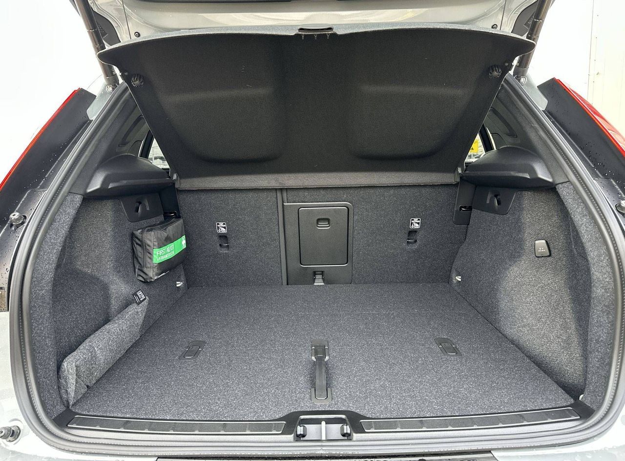 Zunanja slika - Volvo XC40 - B3P Core Avt. - 12