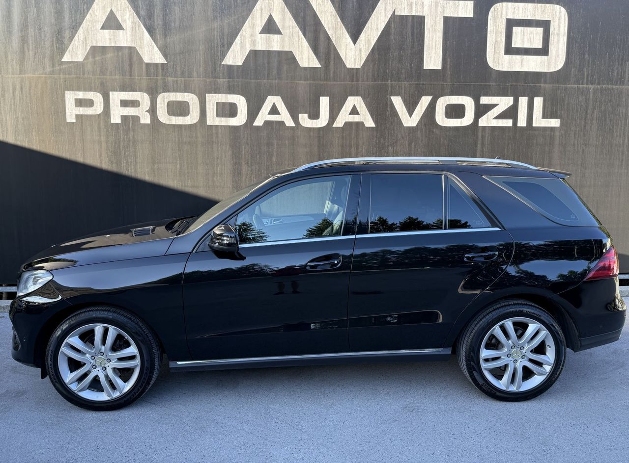 Zunanja slika - Mercedes-Benz GLE-Razred - GLE 250d-PANORAMA-360°-USNJE- NAVI-H K - 4