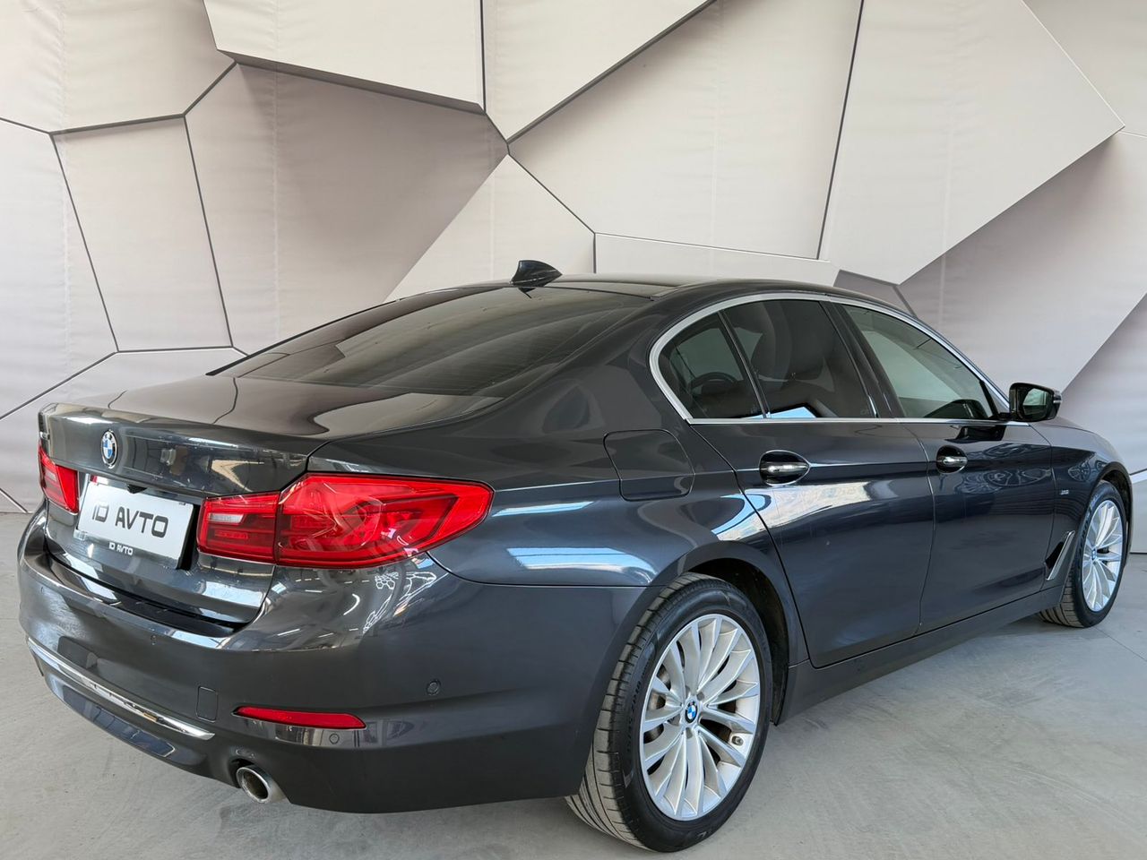 Zunanja slika - BMW Serija 5 - 520d xDrive Avt. - 4