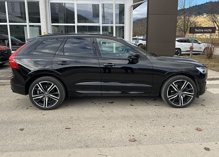 Zunanja slika - Volvo XC60 - B5D AWD AUT R-Design VELIKO DODATNE OPREME - 3