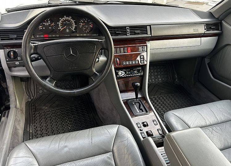 Zunanja slika - Mercedes-Benz E-Razred - E320 - 4