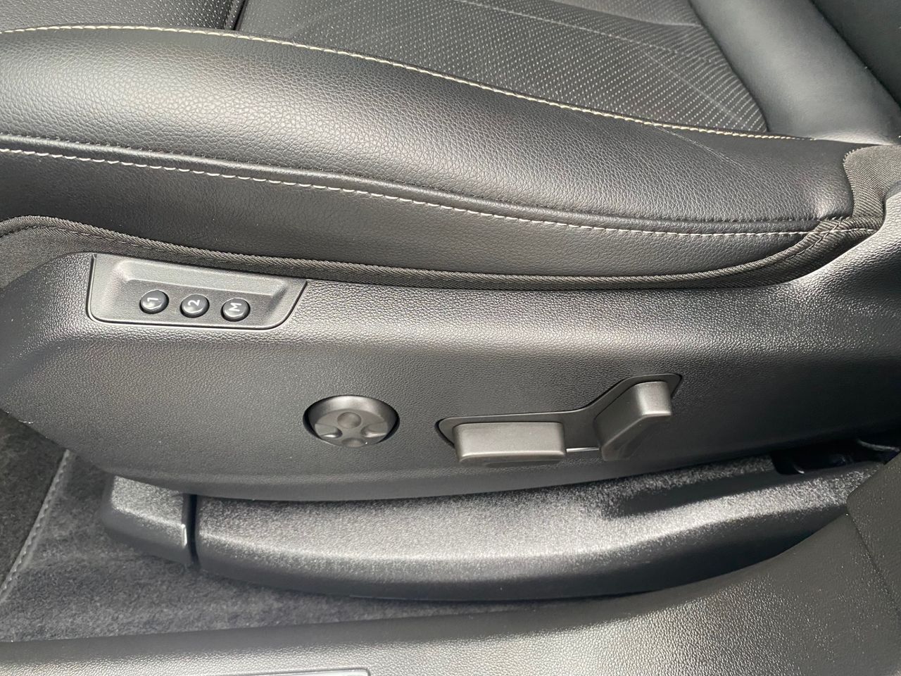 Zunanja slika - Opel Grandland X - 1.6 PHEV 225 ULTIMATE - AVTOMATIK + AKCIJSKA CENA - 17