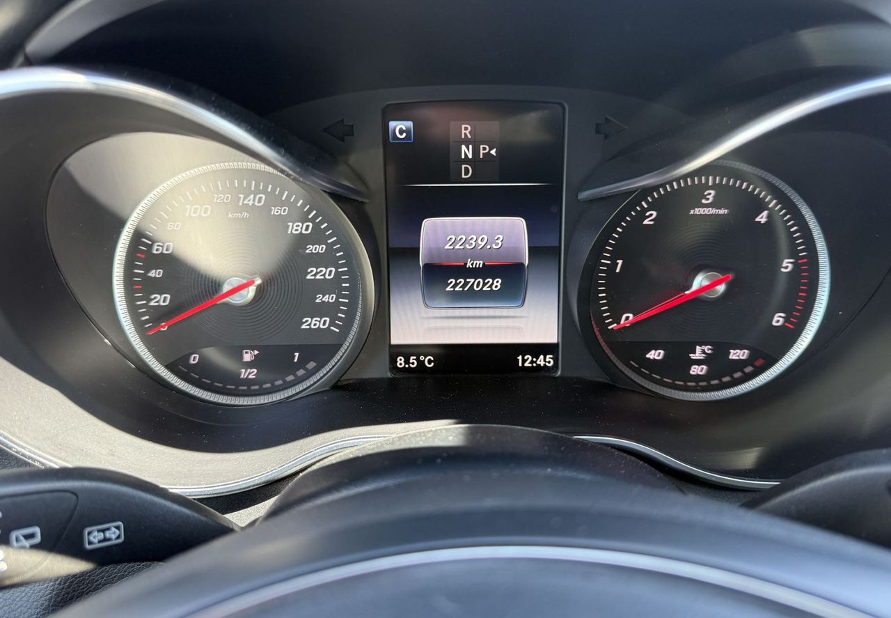 Zunanja slika - Mercedes-Benz C-Razred - C200d T PANO-FULLED-ACC-EL.PRT-NAVI-BT-360-AMBIENT - 10