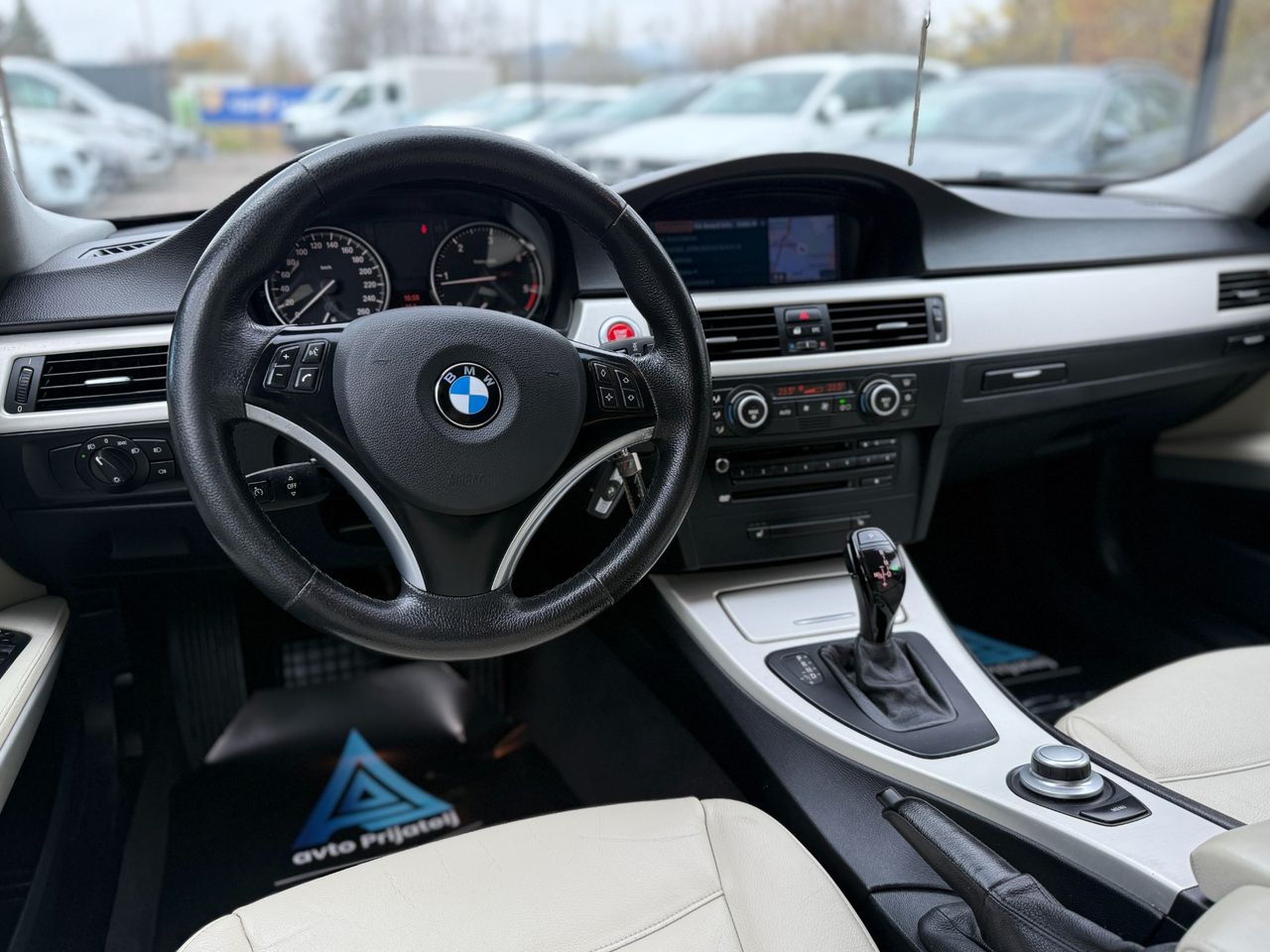 Zunanja slika - BMW Serija 1 - 320d | Usnje | Navi | TOP OHRANJEN - 16