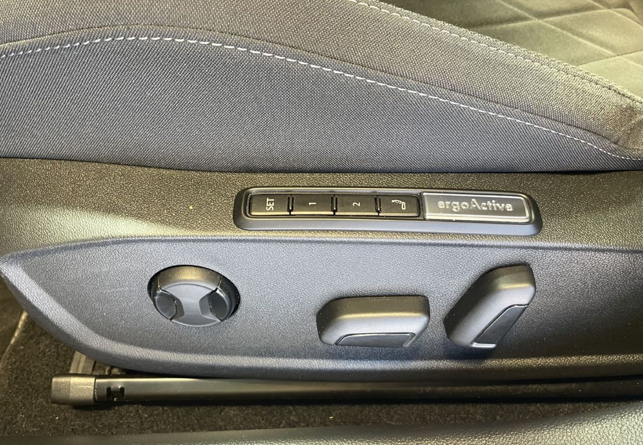 Zunanja slika - VW Golf - Variant VIRTUAL-KEYLESS-HEADUP-ALCANTARA-NAVI-MEMORY-DSG - 11