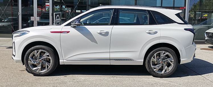 Zunanja slika - Hongqi HS3 - NA ZALOGI - DOBAVA TAKOJ - 2