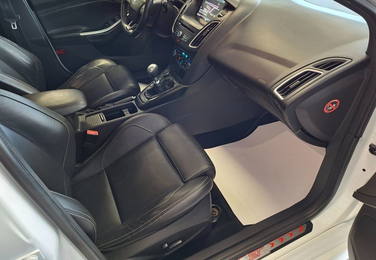 Zunanja slika - Ford Focus - ST 2.0 EcoBoost ST3 - 9