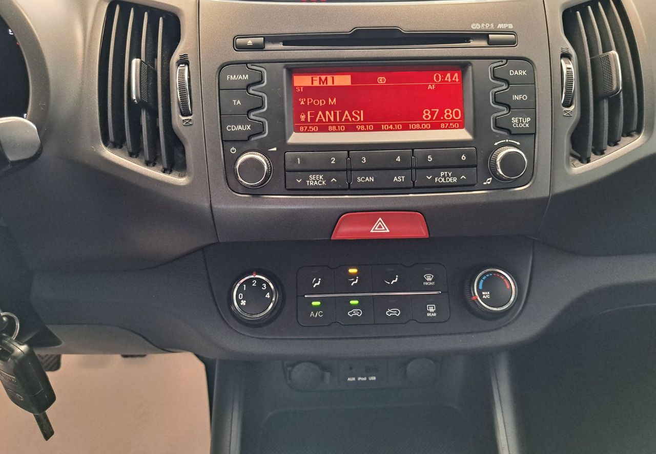 Zunanja slika - KIA Sportage - 2.0 bencinski 120kW Urban-HITRI KREDIT-ODLIČEN- - 11