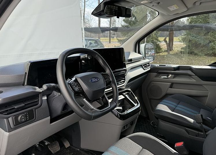 Zunanja slika - Ford Tourneo - Custom Sport 2.0 TDCi  170 kM  8st. Avtomatik - 9