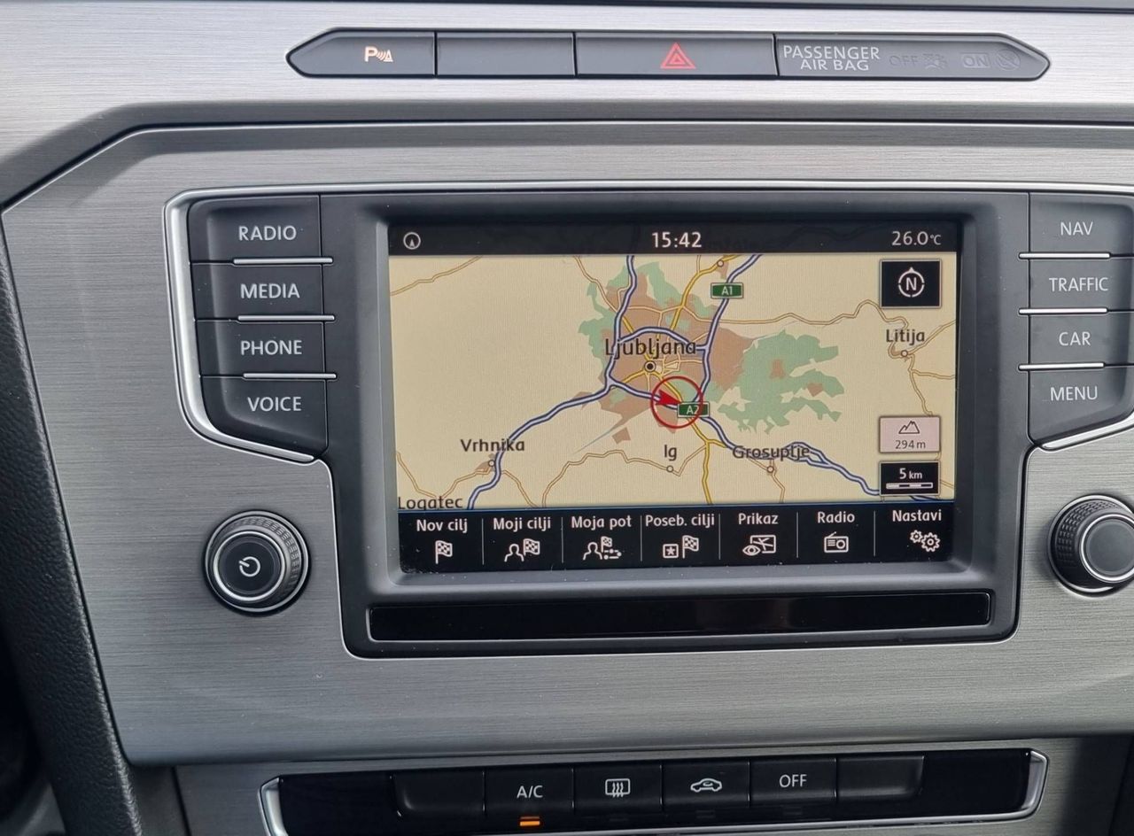 Zunanja slika - VW Passat - 1.6 TDI BMT Comfortline-2XPDC-Navi-Temp-Alu - 14