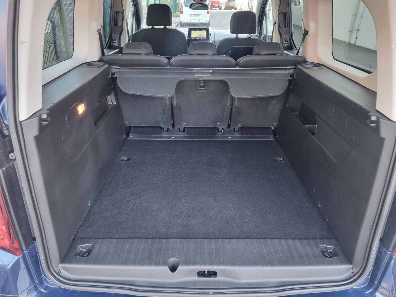 Notranja slika - Opel Combo - XL 1.5 HDI 96KW - VLEČNA KLJUKA - ODLIČEN - 18