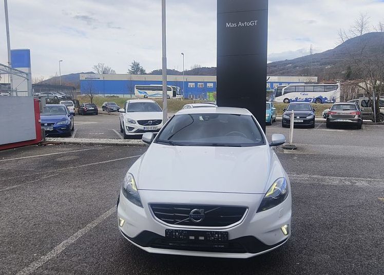 Zunanja slika - Volvo V40 - R-DESIGN 2.0 TD - 1