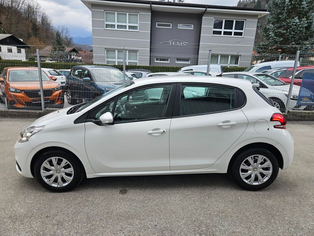 Zunanja slika - Peugeot 208 - 1,5 BlueHDi 100 S&S - Premium Pack - 1