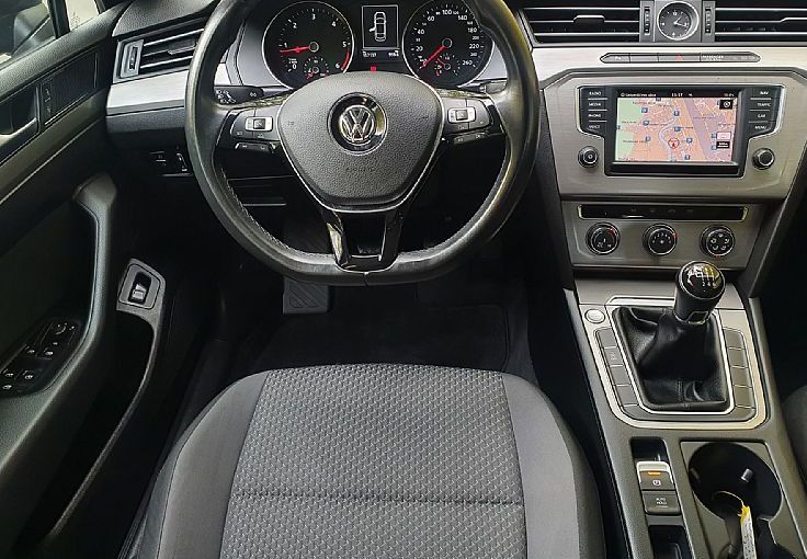 Zunanja slika - VW Passat - 1.6 TDI 120ks °NAVIGACIJA° °2x PDC° °TEMPOMAT° - 10