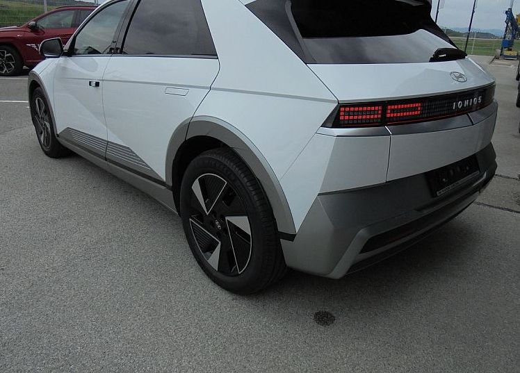 Zunanja slika - Hyundai Ioniq 5 - 168kW FL PREMIUM 84kWh toplotna. el.kljuke. - 7