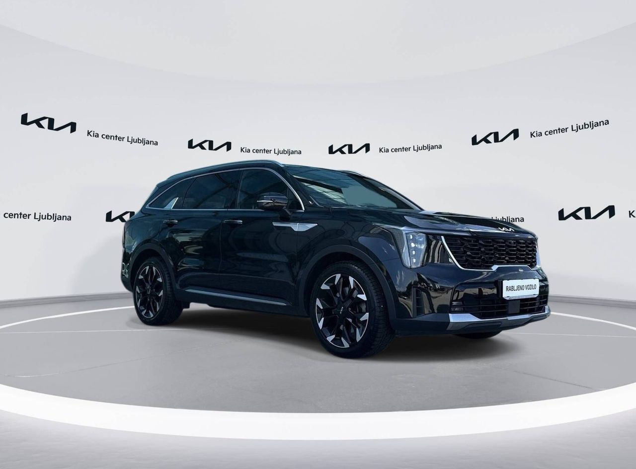 Zunanja slika - KIA Sorento - 2.2 CRDi EX Limited Panor.8DCT AWD... - 3