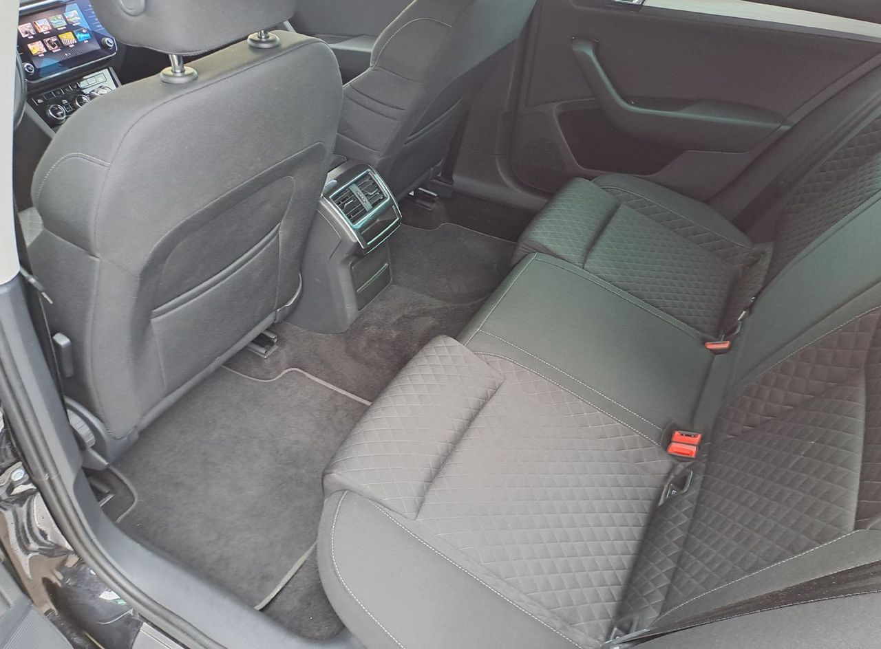 Zunanja slika - Škoda Superb - 1.5 TSI Ambition Combi 110 kW - 9