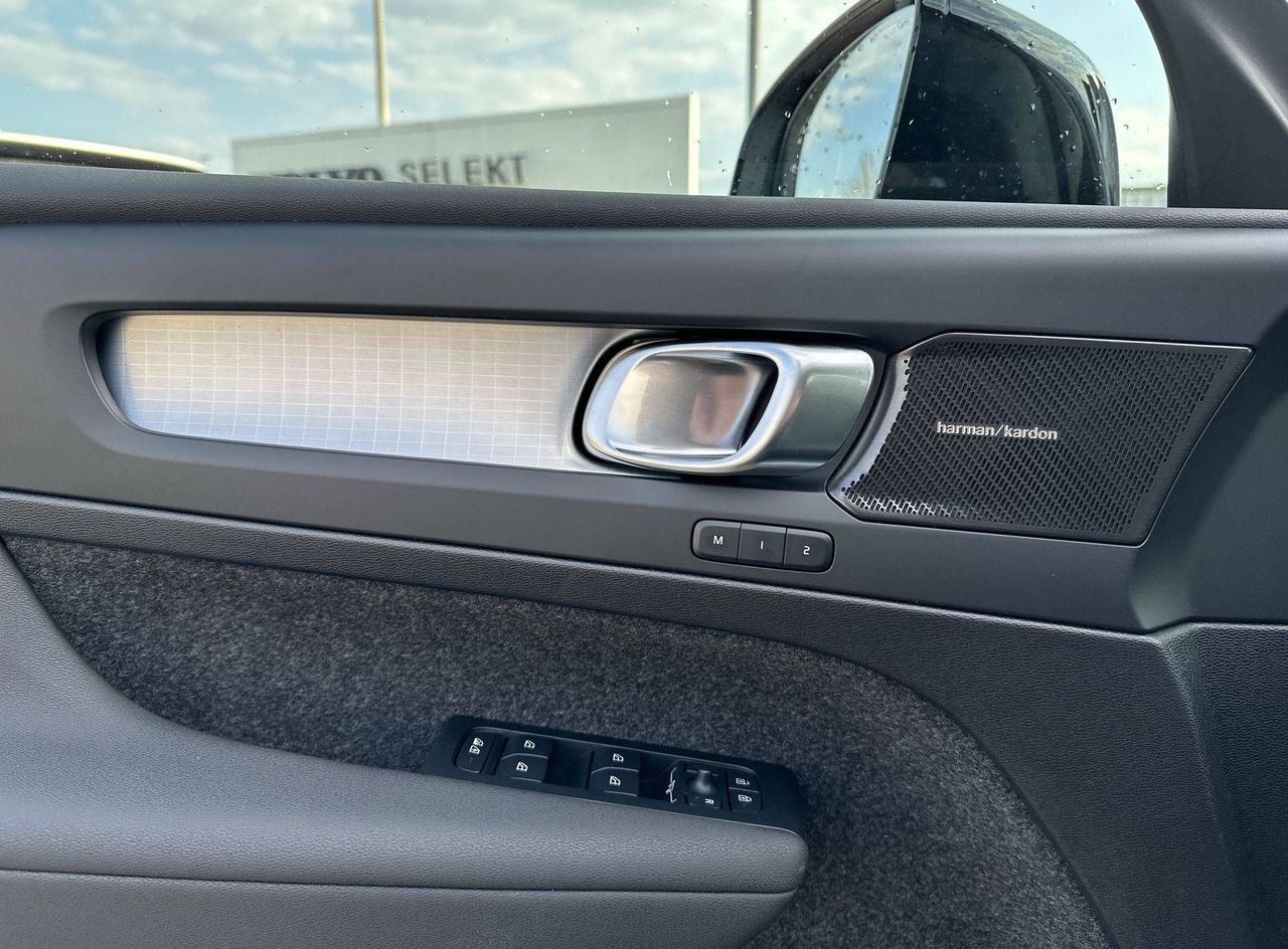 Zunanja slika - Volvo XC40 - B3P Plus Dark Avt. - 13