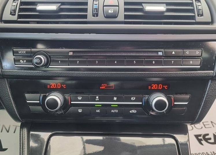 Zunanja slika - BMW Serija 5 - Touring: 525d-AVT-MODIFICIRAN-NAVI-KAMERA-USNJE-XENON-KR - 27