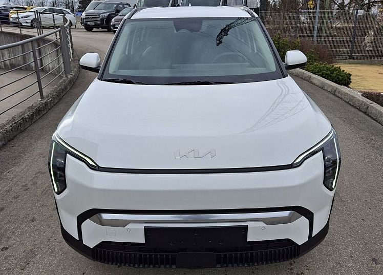 Zunanja slika - KIA EV3 - 58.3 kWh baterija. 150 kW  204 KM  Star + TČ - 2