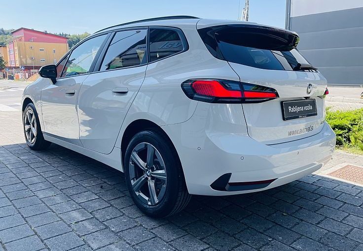Zunanja slika - BMW Serija 2 - Active Tourer: 218i - 5