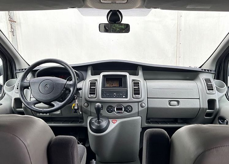 Zunanja slika - Renault Traffic - 2.0 DCi 90 - 10