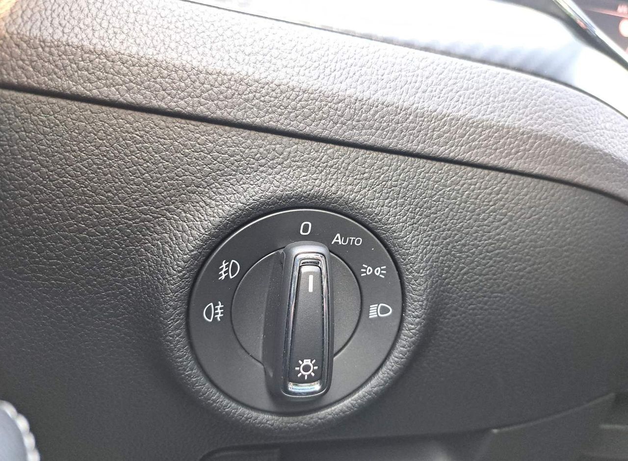 Zunanja slika - Škoda Superb - 2.0 TDI Sportline Combi DSG Z ENOLETNIM JAMSTVOM - 11