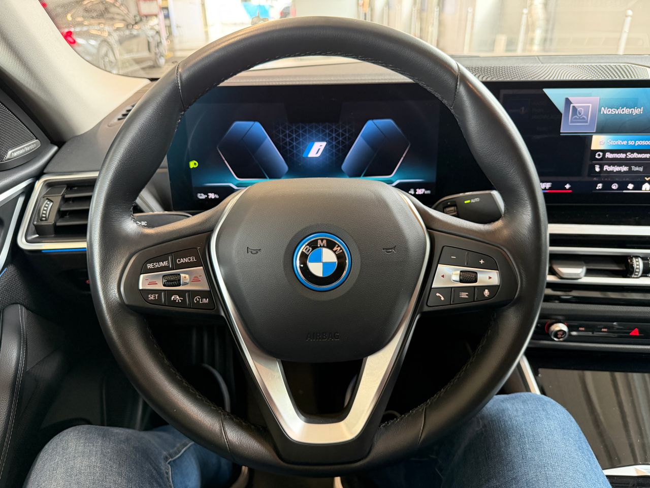 Notranja slika - BMW i4 - BMW - 35