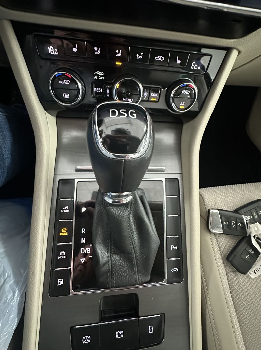 Zunanja slika - Škoda Superb - Škoda 1.4 TSI PHEV Style DSG.NEMŠKA+4ALU.KAM - 10