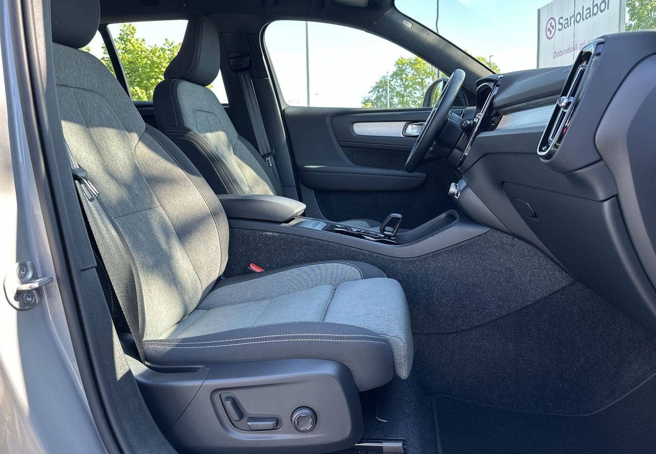 Zunanja slika - Volvo XC40 - B3P Plus Dark Avt - 20