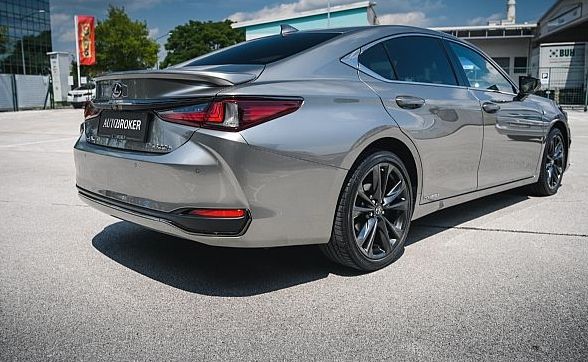 Zunanja slika - Lexus ES - 300h F Sport Premium Davčna olajšava za PODJETJA - 4
