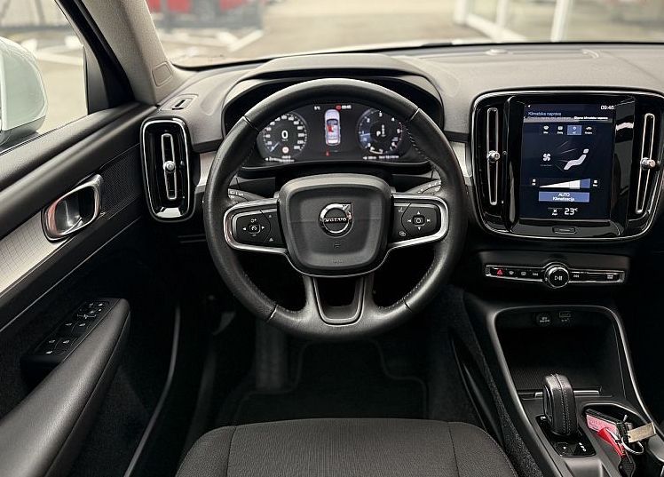 Zunanja slika - Volvo XC40 - D3 Momentum 1. LASTNIK - 14