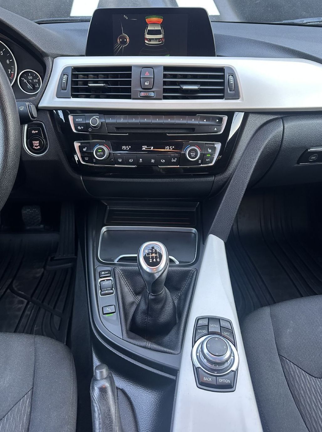 Zunanja slika - BMW Serija 3 - : 318i Advantage-NAVI-GRE.SEDEŽEV-2xPDC-TEMPOMAT-17C - 9