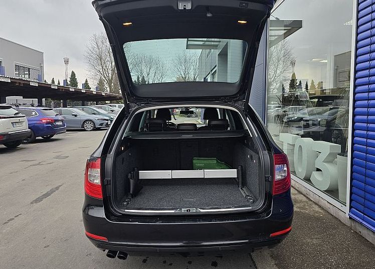 Zunanja slika - Škoda Superb - 2.0 TDI CR L K DSG 4X4 125  170 - 12