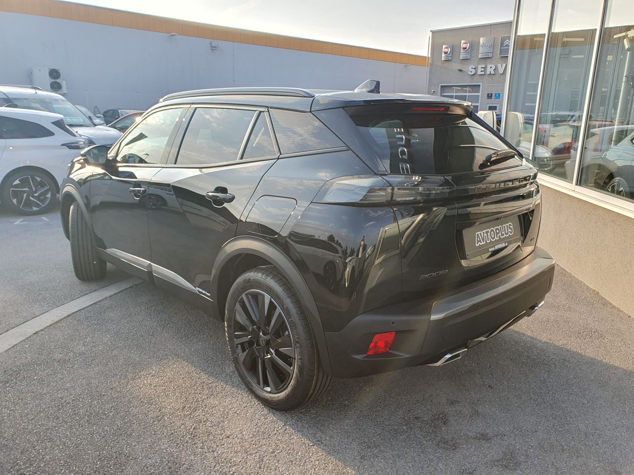 Zunanja slika - Peugeot 2008 - GT HIBRID 145 - 6