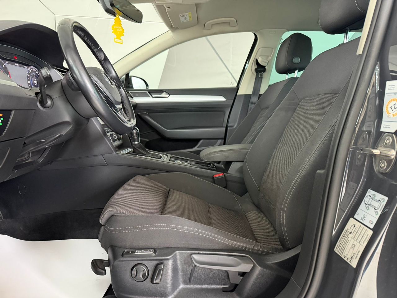 Zunanja slika - VW Passat - Variant 2,0 TDI BMT Connect DSG - 7