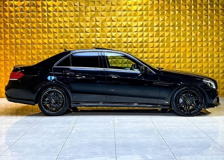 Zunanja slika - Mercedes-Benz E-Razred - E 220CDI AMG LINE-PANO.-GRETJE-NAVI.-F1 - 12