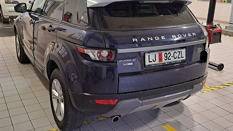 Zunanja slika - Land Rover Range Rover Evoque - 2.2 TD4 PRESTIGE 4WD - 2